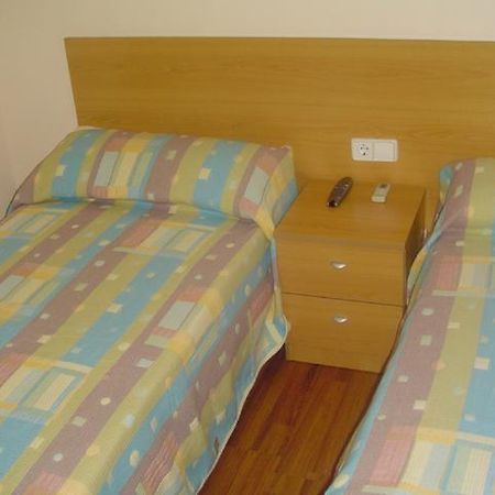 Hostal Vimar La Llosa Extérieur photo