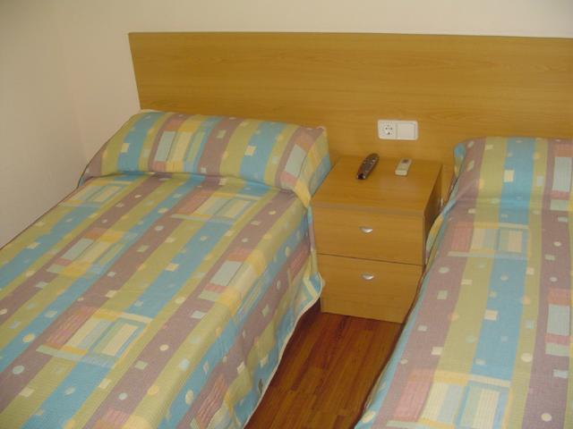 Hostal Vimar La Llosa Extérieur photo
