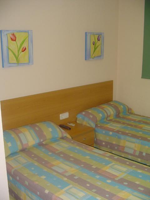 Hostal Vimar La Llosa Extérieur photo